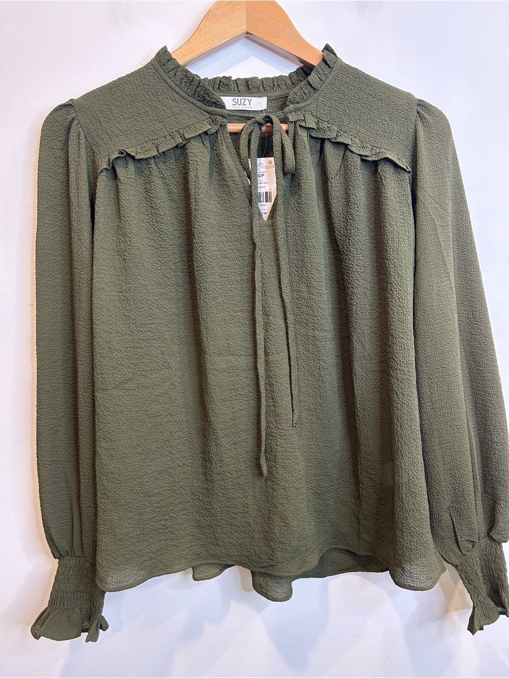 Suzy Shier Ruffled Collar Long Sleeve Peasant Blouse Green